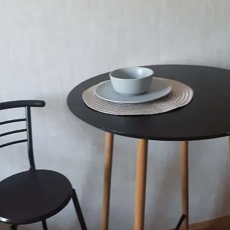 Small Apartman *